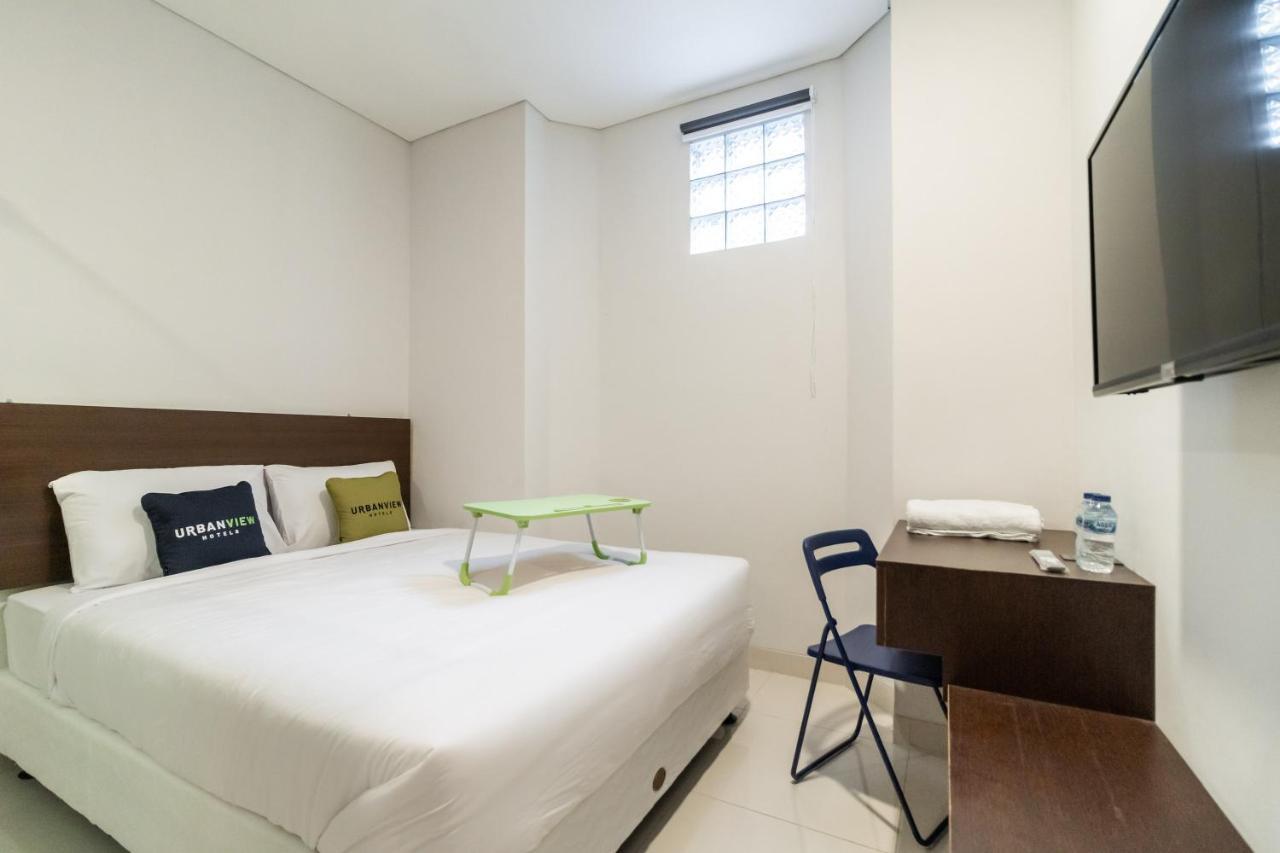 Urbanview Hotel Casa Kota Mangga Besar ジャカルタ エクステリア 写真