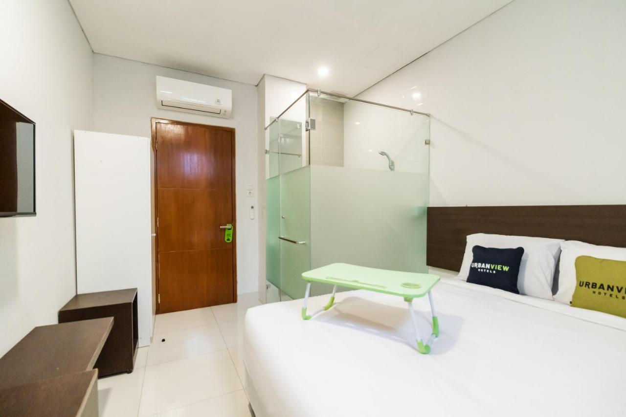 Urbanview Hotel Casa Kota Mangga Besar ジャカルタ エクステリア 写真