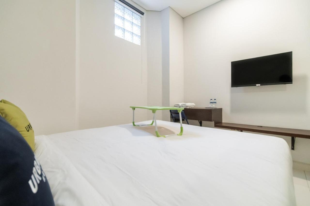 Urbanview Hotel Casa Kota Mangga Besar ジャカルタ エクステリア 写真