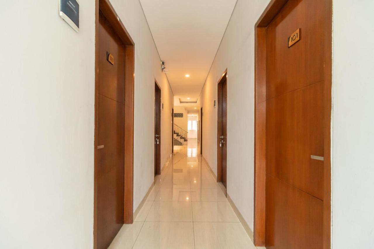 Urbanview Hotel Casa Kota Mangga Besar ジャカルタ エクステリア 写真