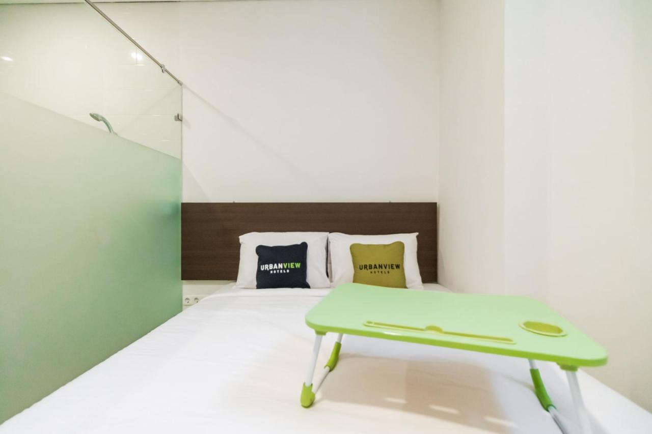 Urbanview Hotel Casa Kota Mangga Besar ジャカルタ エクステリア 写真