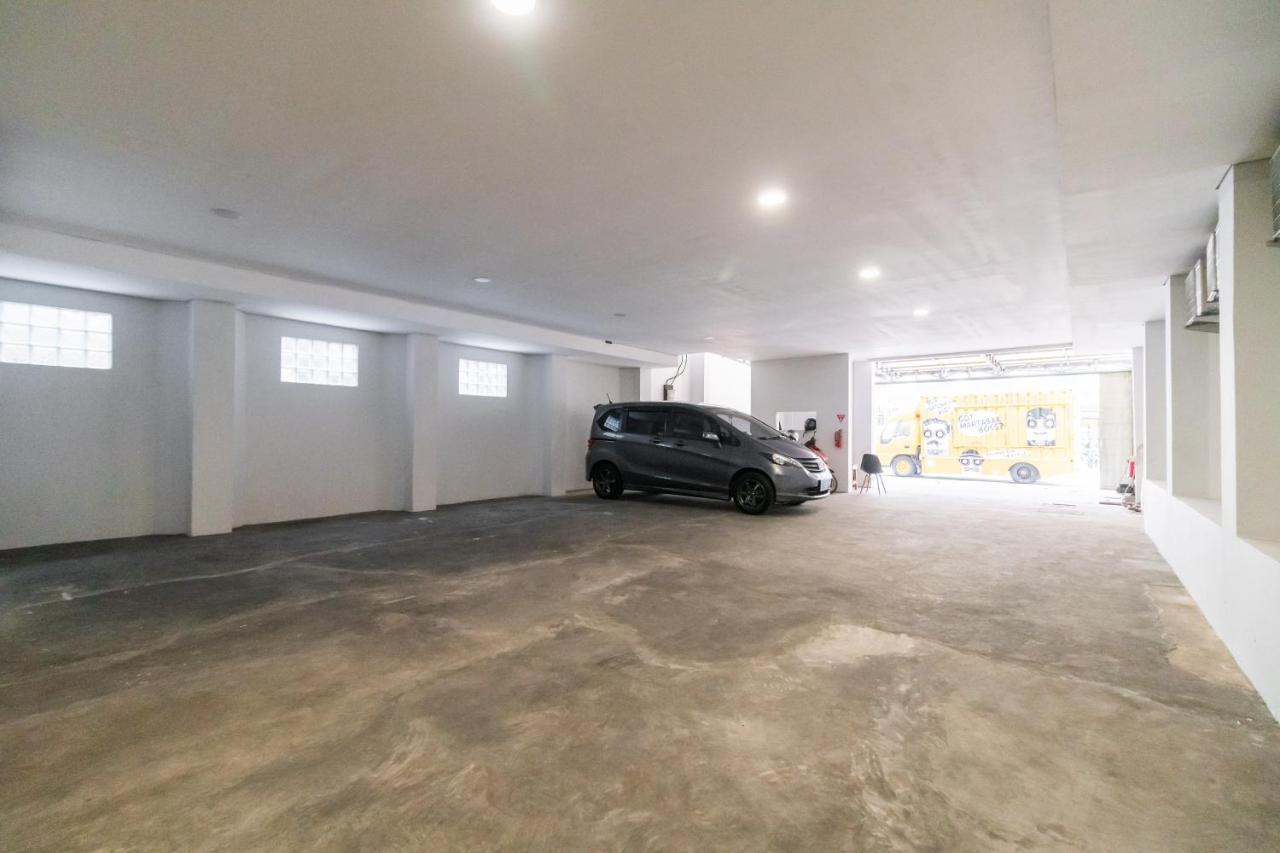 Urbanview Hotel Casa Kota Mangga Besar ジャカルタ エクステリア 写真